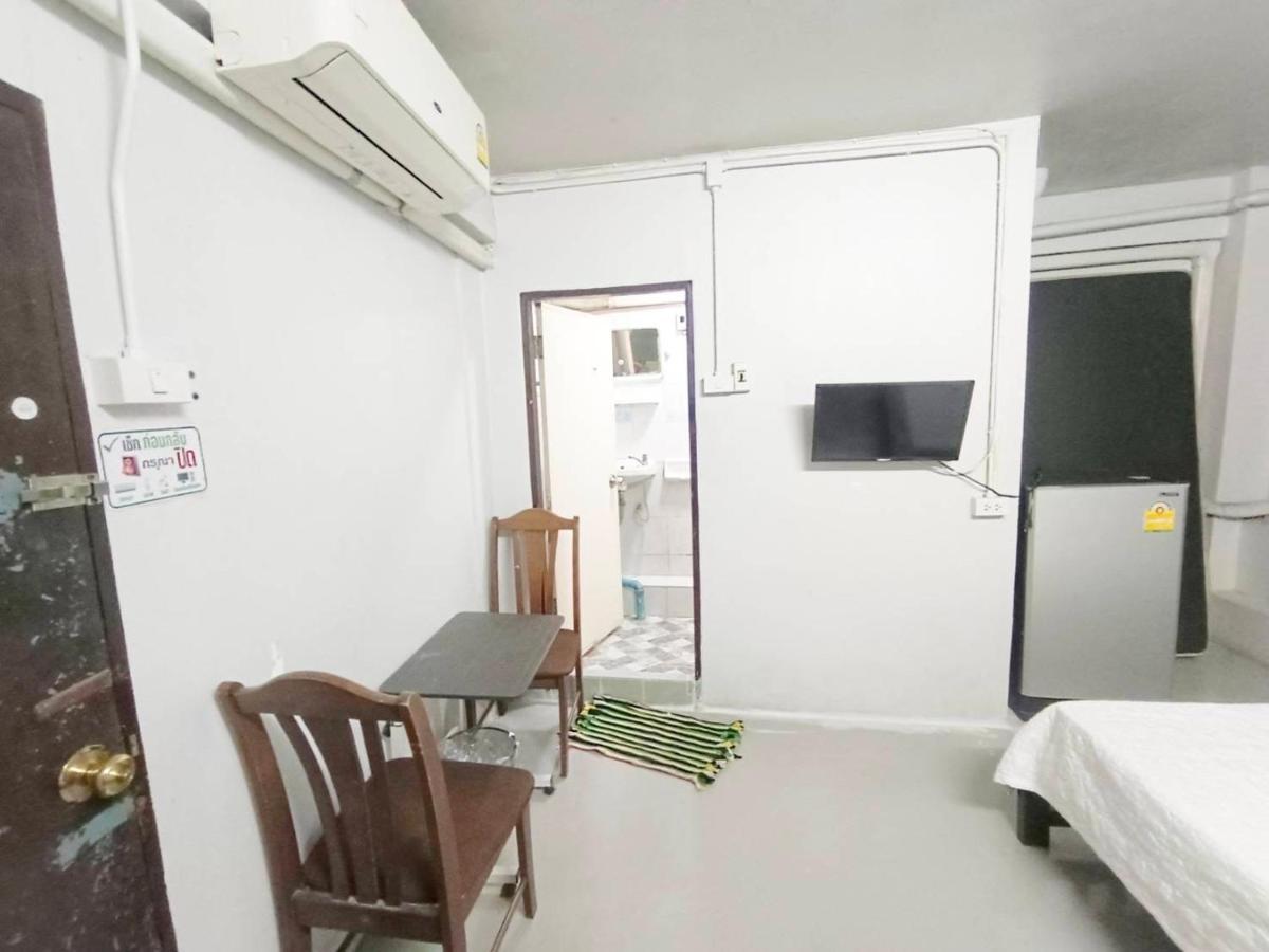 ห้องพักสุขสบายวังหลัง Бангкок Екстер'єр фото